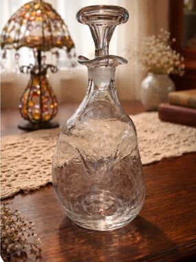 Elegant Clear Crackle Glass Decanter with Stopper